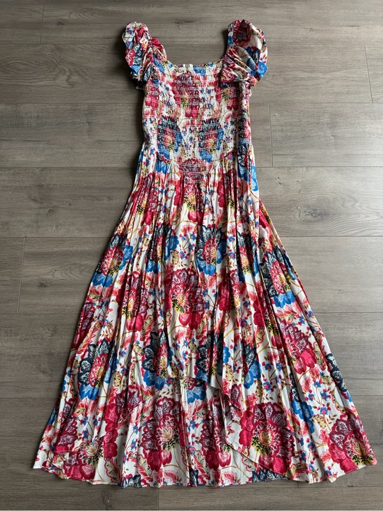 Misa Los Angeles Dresses & Skirts - Misa Los Angeles smocked floral high low midi dress - size small
